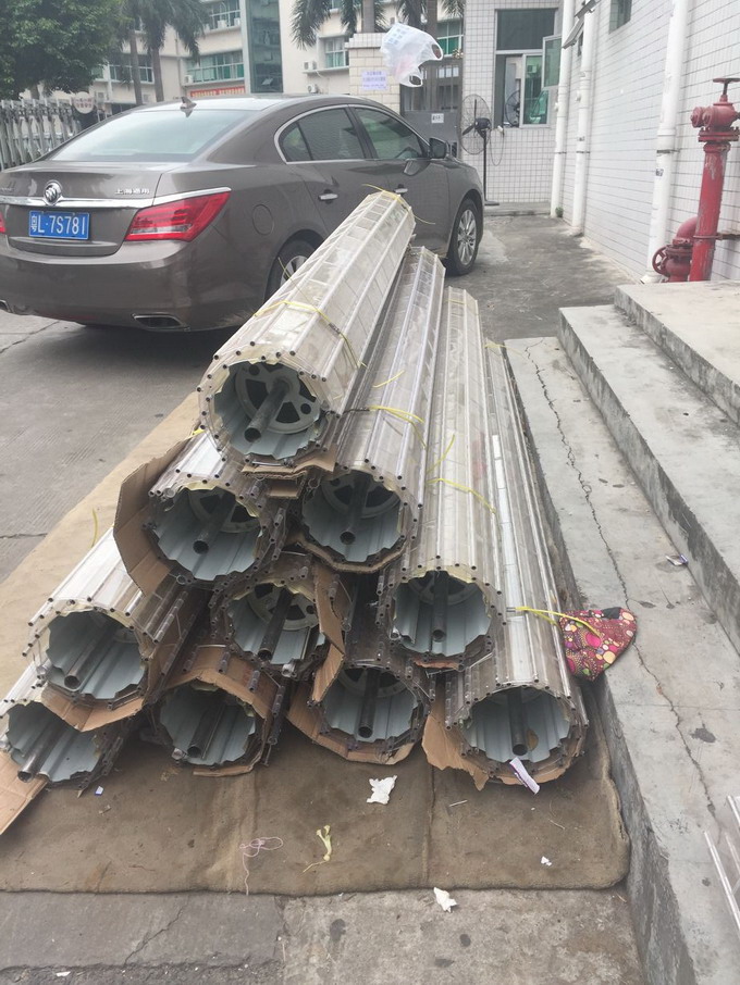 水晶卷閘門卷材.jpg 水晶卷閘門卷材.jpg